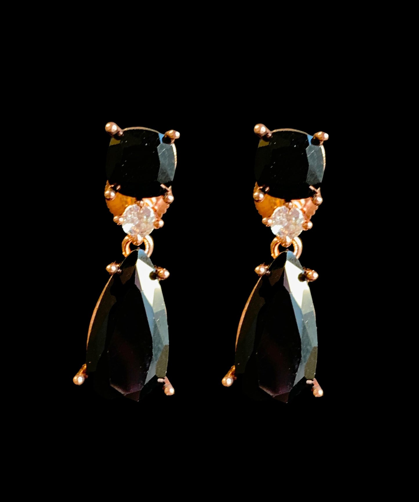 DER788 Cz tear drop earrings ( READY TO SHIP )