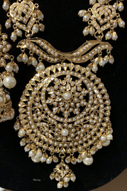DLN76 Sehba pearl rani haar (SHIPS IN 2 WEEKS )