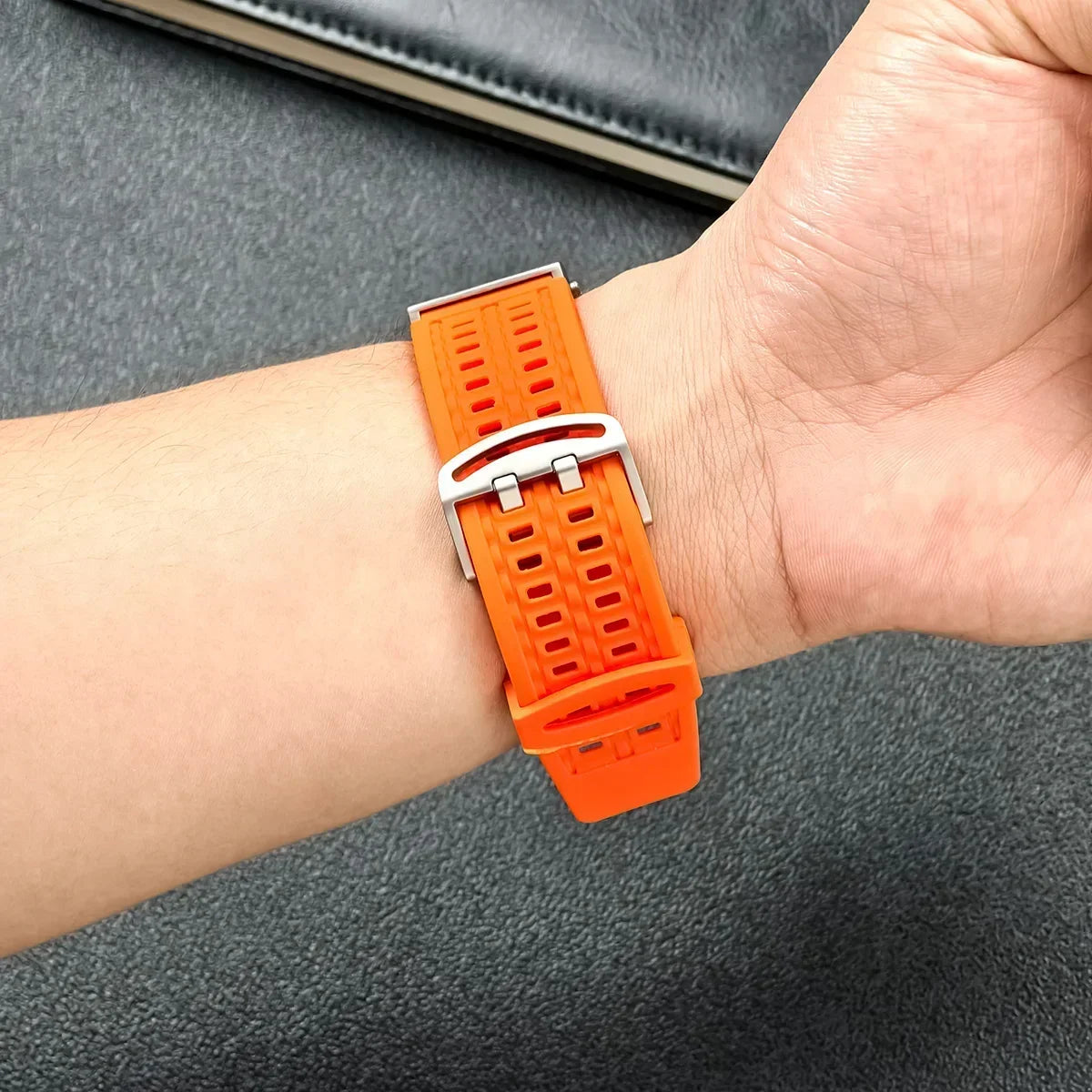 Silicone Apple Watch Band Series 11/10/9/8/7/6/5/4/ SE / Ultra 1/2/3