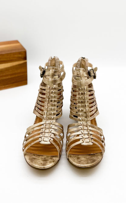 Ofanto Heeled Sandal in Gold