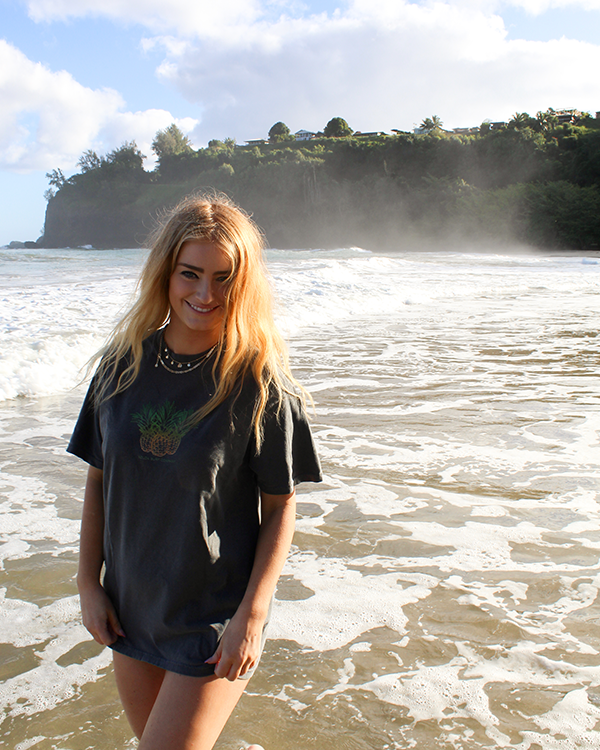 Koloa Piñas Boyfriend Tee