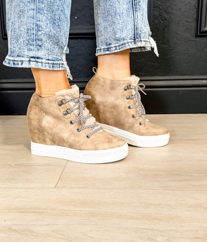 Tiburon Sneaker Wedge in Cream