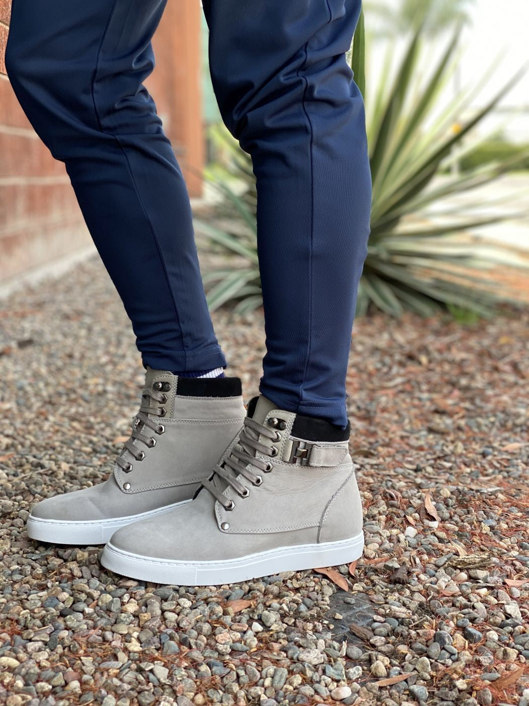 CALTO - T53120 - 2.6 Inches Taller (Nubuck Grey) - High top sneak-boot - Triathlete Store