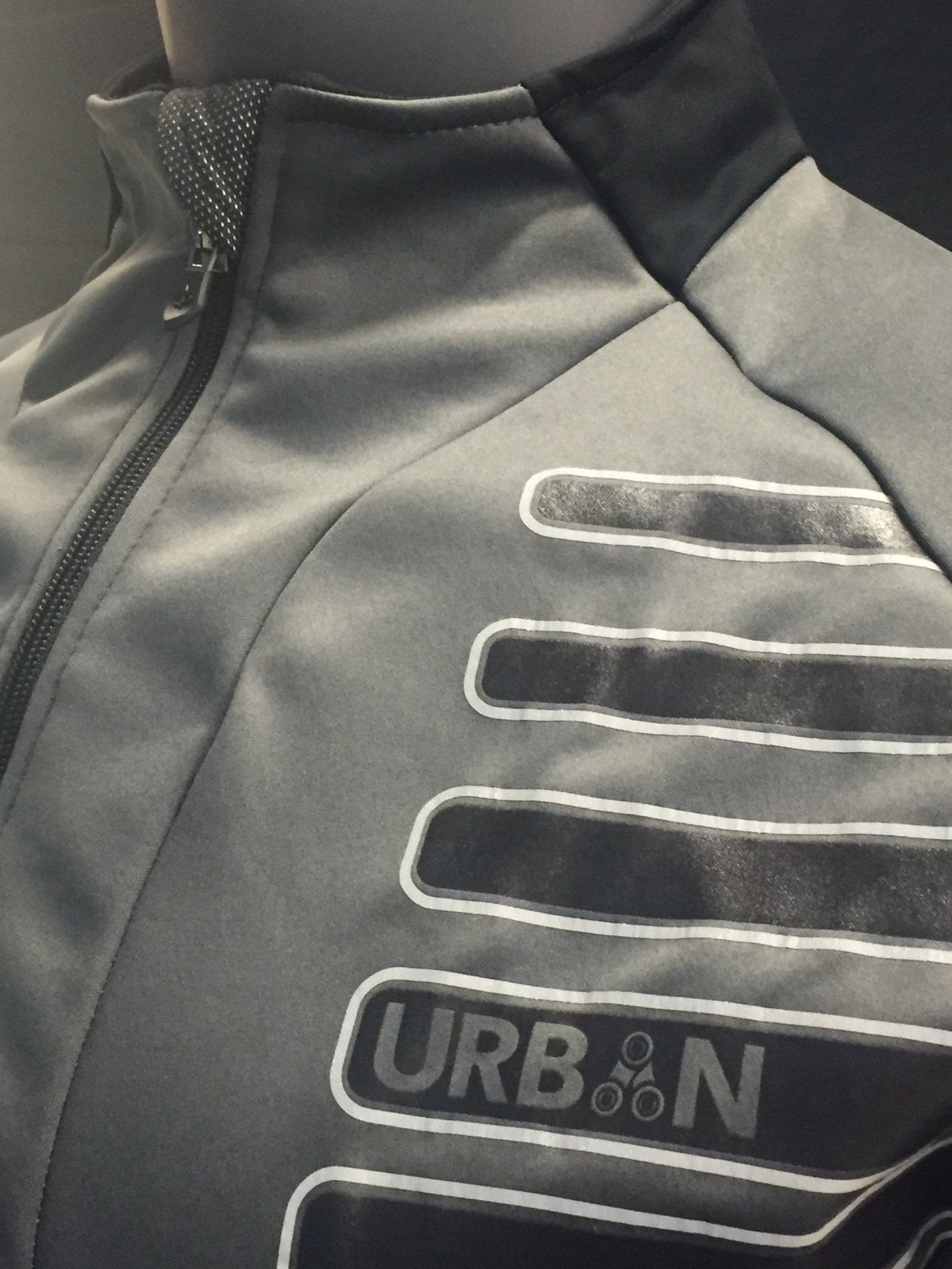 Urban Cycling Reflector Winter Softshell Cycling Jacket – Windproof, Water-Resistant, High-Visibility
