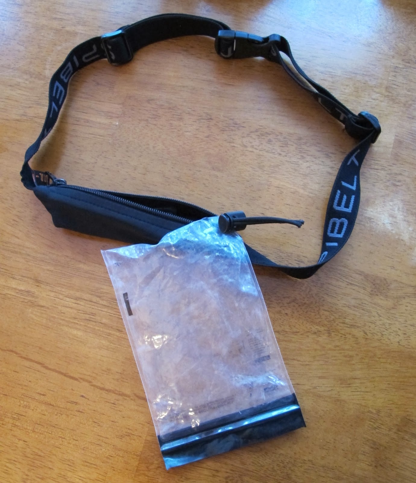 SPIbelt: The Original No-Bounce Running Belt with Waterproof LokSak Liner