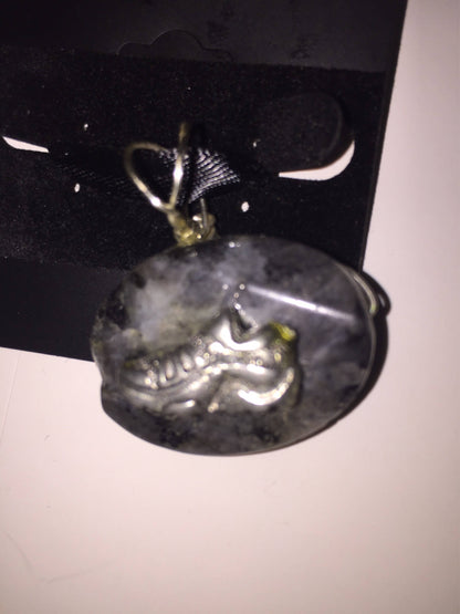 Stone Pendant - Running Shoe - Charcoal